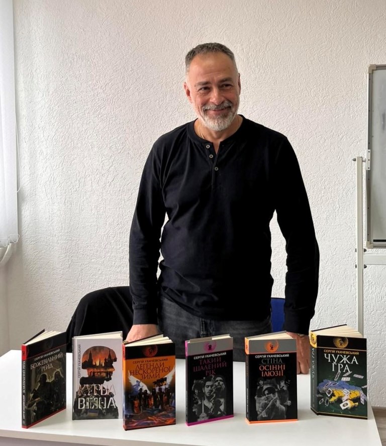 Зустріч відомим українським письменником, журналістом, кіносценаристом, учасником російсько-української війни Сергієм Ухачевським